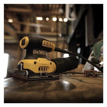 Imagem de Lixadeira Orbital de Palma 1-4 de Folha DWE6411 230W 14000 RPM Coleta de Po Dewalt 110V