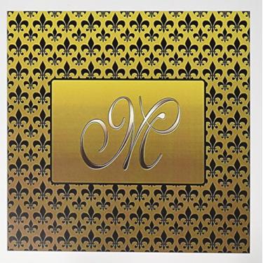 Imagem de 3dRose Letra M elegante em relevo em moldura dourada sobre padrão flor-de-lis preto em fundo dourado - Cartões comemorativos, 15,24 x 15,24 cm, conjunto de 6 (gc_36091_1)