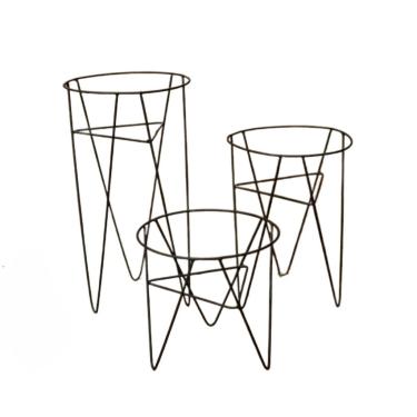 Imagem de Suporte Tripé para Vasos de Plantas, Flores e Plantas no Chão - Kit 3 Suporte de Ferro G Triangulo