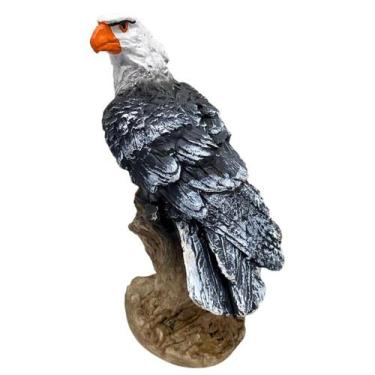 Imagem de Mini Gavião Águia 22cm no tronco Asa fechada estatua - LZ Decorações