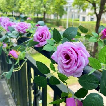 Imagem de Guirlandas de flores de rosas dobráveis Shyshining de 1,8 m, flores de seda artificial de rosas silvestres para pendurar na parede, lareira, mesa, mesa, treliça, casamento, decoração de primavera para