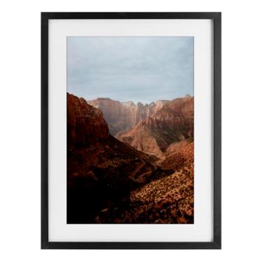 Imagem de Stupell Industries Vast Canyon Zion Park Impressão emoldurada preta sob vidro, design por Jade Sharp Photo, 20 x 14