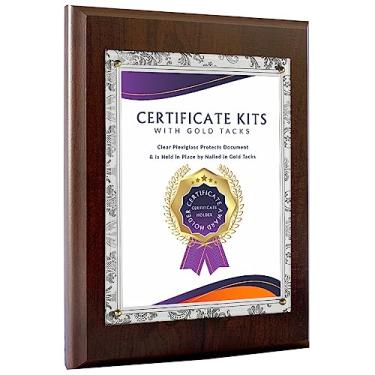 Imagem de Placa de certificado de 26,7 x 33 cm - Oferecida em madeira de cerejeira com um plexi transparente de 21,6 x 28 cm e tachinhas douradas - Exiba facilmente seu diploma, certificado esportivo ou prêmio