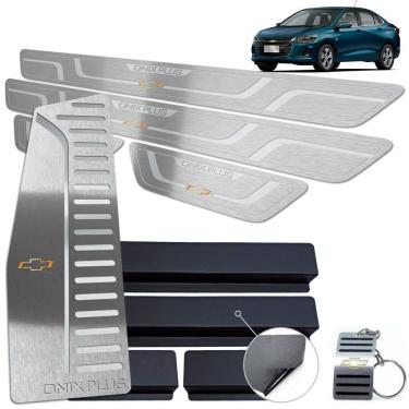 Imagem de Descanso de Pé + Soleira Onix Plus 2020 Prata Baixo Relevo