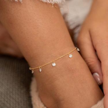 Imagem de Pulseiras femininas douradas, banhadas a ouro 14 K, corrente delicada, linda, redonda, com borla de zircônia cúbica, Medium, Latão, Sem Pedra Preciosa