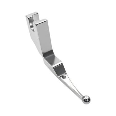 Imagem de Pé De Máquina De Costura Para Vestido De Casamento Com Tecido Brilhant