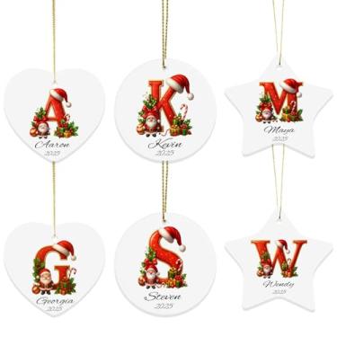 Imagem de 6 peças de enfeites de Natal personalizados 2025 com nome e iniciais personalizados - Conjunto de enfeites de letra A-Z para decoração de árvores, etiquetas de meia e presentes de lembrança
