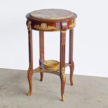 Imagem de Mesa de Canto Redonda Classico Imponente Bronze Incrustado - LUXdécor