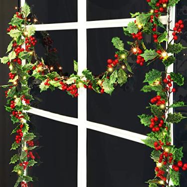 Imagem de ATDAWN Guirlanda Iluminada de Natal de Frutas Vermelhas de 9 Pés, Guirlanda de Natal Operada por Bateria com Luzes, Guirlanda Pré-Iluminada Artificial Flexível para Lareira Doméstica Interna, Feriado