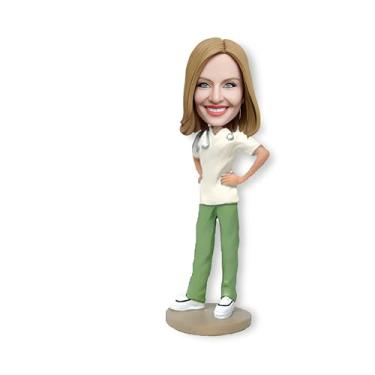 Imagem de Bobblehead de enfermeira personalizada, roupas de trabalho personalizadas, mãos na cabeça HIPS, prêmio de melhor enfermeira, presente de dia das enfermeiras