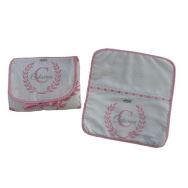Imagem de Trocador de Fralda portátil Impermeável com 2 bolsos + 01 Fraldinha de Boca Personalizado com Nome do Seu (Gatinha)
