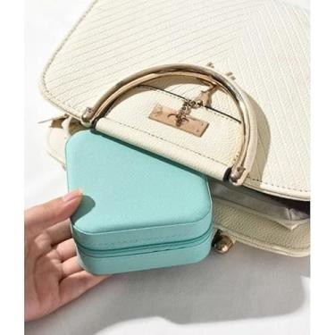 Imagem de Porta-Joias de Viagem Pequeno, Estojo Organizador em Couro Sintético Verde Água com Interior Bege, Compartimentos para Anéis e Acessórios (VERDE ÁGUA)