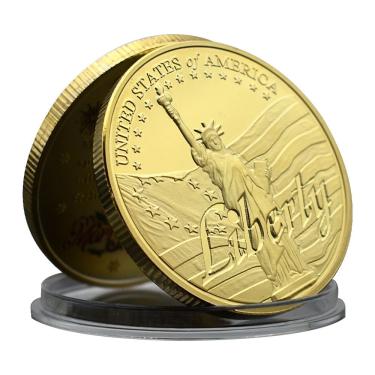Imagem de Réplica de moeda comemorativa da Estátua da Liberdade em tom dourado