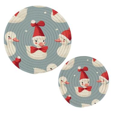 Imagem de Wassud White Ducks Conjunto de trivet de Natal vermelho para pratos quentes, suportes de panela redondos, almofadas quentes de algodão, porta-copos elegantes, decoração de cozinha e acessórios, 2