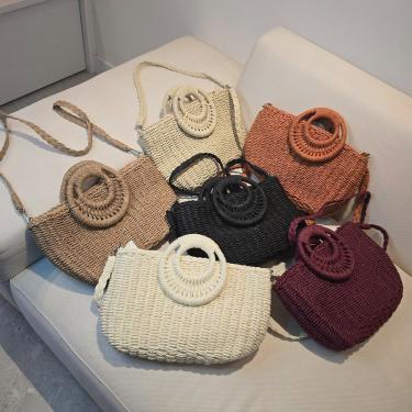 Imagem de Bolsa de Praia Artesanal Meia Lua em Palha e Poliéster 20X31X10CM Marrom para Uso Feminino