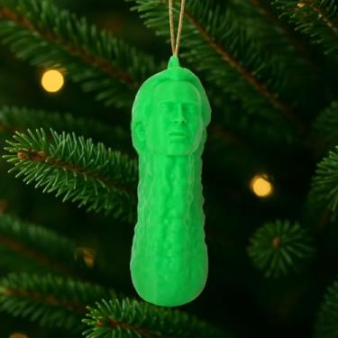 Imagem de Costume Wizard Enfeite de Natal Picolas Cage Pickle – Engraçado Nicolas Cage Decoração de árvore pendurada, presente de Natal de picles verdes para adultos, lembrancinha de festa de elefante branco