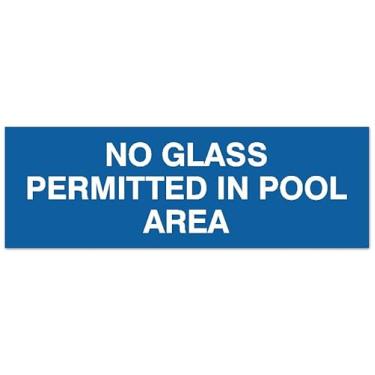 Imagem de Signs ByLITA Placa básica sem vidro permitido na área da piscina - Letras gravadas a laser | Plástico ABS durável | Cores vibrantes | Fita de espuma poderosa (azul) - Grande