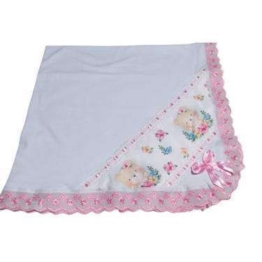 Imagem de Manta Cueiro Bebê em Malha 100% Algodão 80x90cm com Faixa Digital Estampada Rosa e Bordado Inglês – Aconchegante e Delicada