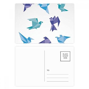 Imagem de Cartão postal de aniversário com estampa de pombo abstrata de origami colorido