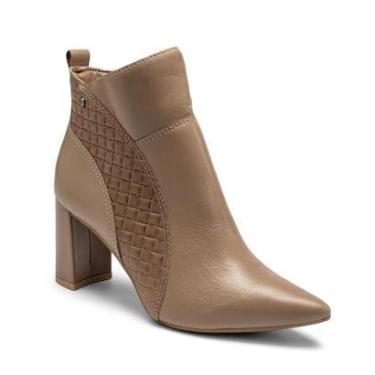 Imagem de Bota Tanara de Cano Curto Em Couro T8913-Feminino