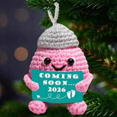 Imagem de Mini Enfeite de anúncio de gravidez em breve 2026 – Decoração de Natal de crochê artesanal para futuros pais – Presente revelador de chá de bebê e novo ornamento de lembrança de bebê