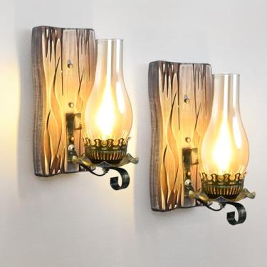 Imagem de TIGKHAE Conjunto de 2 arandelas de parede rústicas, arandela de bronze polido a óleo, lâmpadas de parede retrô internas com vidro âmbar E12, luminária de parede de cabeceira de madeira para corredor