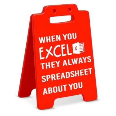 Imagem de Placa engraçada de escritório para contador, presentes de escritório sarcásticos para contadores, colegas de trabalho CPA quando você se sobressair, eles sempre planilha sobre você, decoração