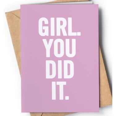 Imagem de Cartão de formatura divertido e original para ela com envelope | Cartão inspirador para mulheres de mãe, pai, amigo... presente divertido e empoderante para o dia de formatura | Menina. You Did It