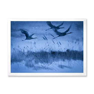 Imagem de DesignQ Guindastes em voo durante a noite azul escuro arte de parede emoldurada tradicional
