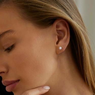 Imagem de Brincos de aço cirúrgico 316L de zircônia cúbica com parafuso nas costas para mulheres e homens, conjunto de brincos de cartilagem para vários piercings, 4MM, Aço inoxidável, Sem pedra preciosa