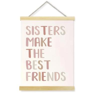Imagem de CanvaCrafted Sisters Make The Best Friends quadro de pergaminhos pendurados em madeira maciça Boho Pastel Alfabeto Cabide Banner Print Art - Perfeito para decoração de sala de jogos e sala de aula