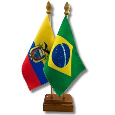 Imagem de Bandeira de Mesa Elegance Brasil e Equador, Dupla Face, Base em Madeira, 19x13cm, Tecido Oxford, Decorativa, Escritório e Eventos