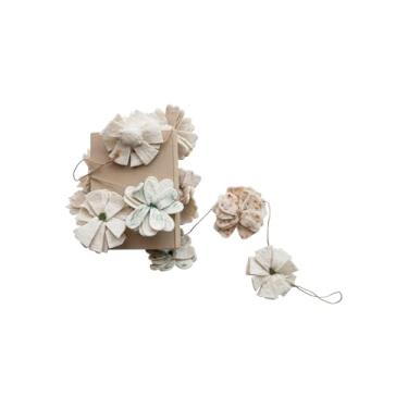 Imagem de Creative Co-Op Guirlanda decorativa de flor de feltro de lã feita à mão, multicolorida