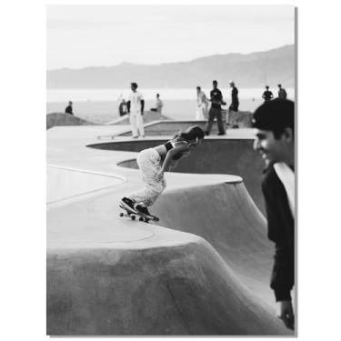 Imagem de Arte de parede de luxo na moda - pôster retrô fashion skate menina para quarto de meninas decoração de parede - arte feminista vintage preto e branco impressão em tela imagem para apartamento feminino