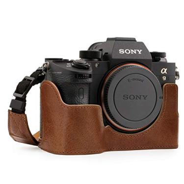 Imagem de MegaGear MG1244 Sony Alpha A7RIII, A9, A7III Ever Ready Câmera de couro genuíno meia capa e alça – Marrom