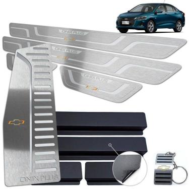 Imagem de Descanso de Pé + Soleira Onix Plus 2020 Prata Baixo Relevo