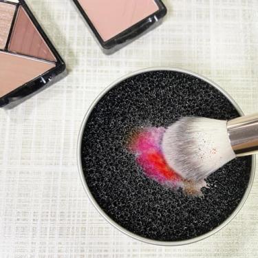 Imagem de Pacote com 2 esponjas de limpeza para remoção de cor, limpe rapidamente os pincéis de maquiagem em pó sem água, economize tempo de secagem, muda de cor imediatamente