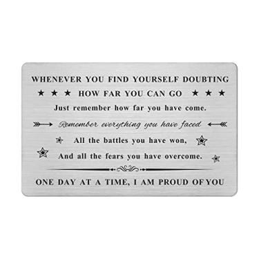 Imagem de Emideary Presentes Sober para mulheres e homens - Presente de sobriedade AA - One Day At A Time Cartões Sober - Proud of You Sobriety Milestone Keepsake - Inserções de cartões de carteira AA