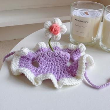 Imagem de PayaSnug Chapéu de malha para animais de estimação com orifícios de orelha e flor – Boné de fio feito à mão com alças de queixo para cães e gatos pequenos – Gorro fofo estilo crochê para fotos e clima
