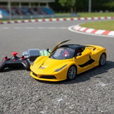 Imagem de Carro de Brinquedo Controle Remoto Super Car Recarregável com Luz Vermelho E Amarelo (Amarelo)