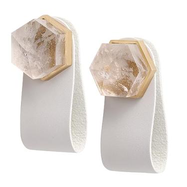 Imagem de SUNYIK Pacote de 2 maçanetas hexagonais para armário de ponta de cristal com parafusos de pedra polida puxador de gaveta puxadores decorativos com pingente de couro cinza, quartzo de rocha
