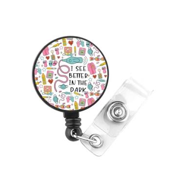 Imagem de PLITI Presente ultrassonográfico presente técnico ultrassom presente I See Better in The Dark Carretel de identificação de enfermagem (veja emblema escuro)