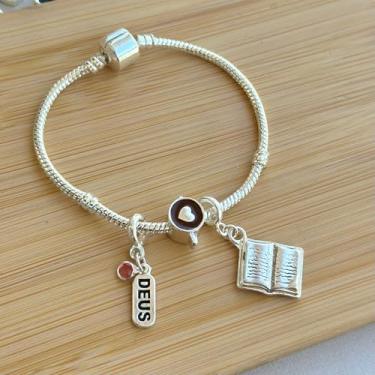 Imagem de Pulseira com 3 berloques CaFé com Deus pai -berloque “Deus”, xícara de café e bíblia - banhado a prata