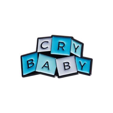 Imagem de Broche CRY BABY colorido Scrabble Letter Alloy 3,1 x 1,8 cm