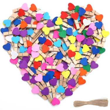 Imagem de NOVWANG 120 peças de prendedores de roupa de coração de madeira coloridos, mini clipes de foto de coração de 9 cm com cordão de juta de 1,8 m, clipes coloridos para o dia dos namorados, chá de bebê