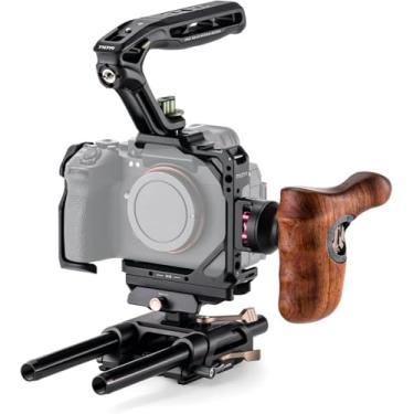 Imagem de Tilta Kit Pro de gaiola de câmera compatível com Sony A1 II e A9 III – Preto | Alça superior Xeno, alça lateral de madeira, placa de base ajustável de 15 mm, braçadeira HDMI | Equipamento de vídeo