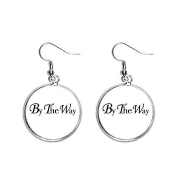 Imagem de Brincos femininos com citação inglesa da By The Way, brincos pendentes de prata