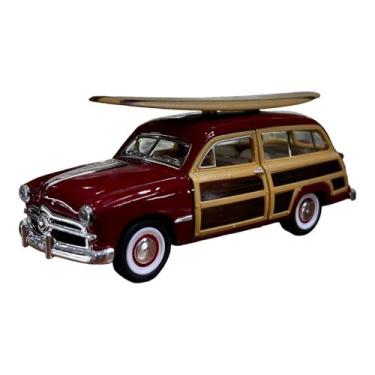 Imagem de Miniatura Ford Woody Wagon 1949 Surf Vermelho 1:40 - Kinsmart