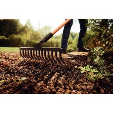 Imagem de Ancinho Curvo Leve 14 dentes  Sem Cabo Tramontina