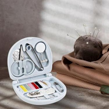 Imagem de Mini caixa de costura portátil minimalista, lindo kit básico de costura de emergência com agulhas, fios, botões, tesouras para viagens, kit de caixa de costura pequena para mulheres e adultos para uso